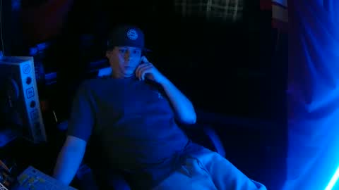 Bowerboi1217 online show from December 3, 6:03 pm