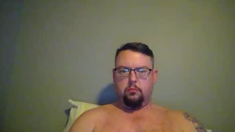 bowtieguy84 online show from March 18, 5:54 am