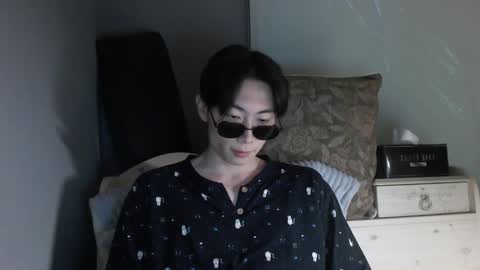 boxman556990 online show from December 8, 11:19 pm