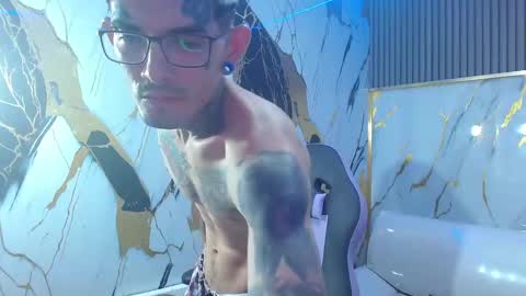 boy_tatto77 online show from February 9, 7:40 pm