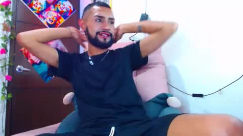 Snapshot of boybunnyerotic chatting on September 17, 3:40 am boybunnyerotic online show from September 17, 3:40 am