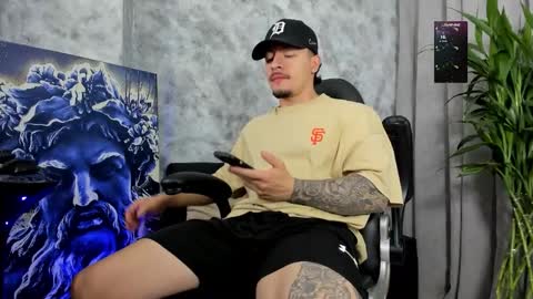 boyc02_ online show from November 9, 1:04 pm