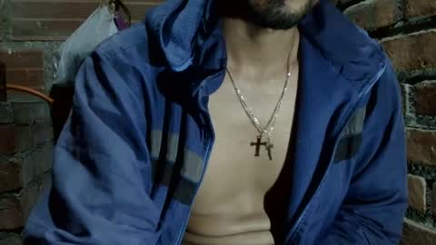 Snapshot of boycumlatino21 chatting on October 4, 3:00 am Boy online show from October 4, 3:00 am