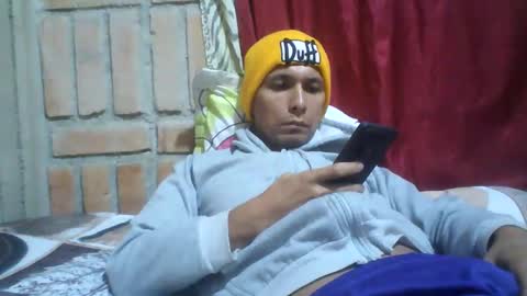 Snapshot of boycumlatino21 chatting on January 7, 3:05 am Boy online show from January 7, 3:05 am