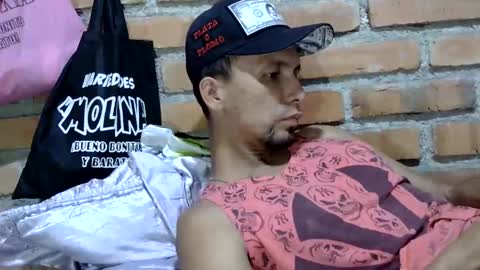 Snapshot of boycumlatino21 chatting on September 18, 8:22 pm Boy online show from September 18, 8:22 pm