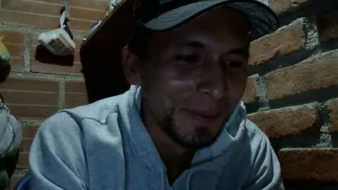 Snapshot of boycumlatino21 chatting on November 1, 2:37 am Boy online show from November 1, 2:37 am