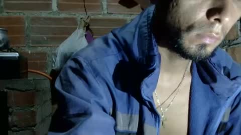 Snapshot of boycumlatino21 chatting on October 3, 2:49 am Boy online show from October 3, 2:49 am