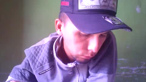 Snapshot of boycumlatino21 chatting on December 22, 5:10 pm Boy online show from December 22, 5:10 pm