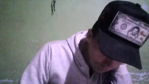 Snapshot of boycumlatino21 chatting on January 4, 1:10 am Boy online show from January 4, 1:10 am