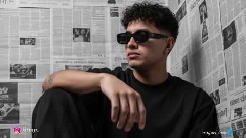 Snapshot of boylatin_777 chatting on October 15, 8:33 am miguel  online show from October 15, 8:33 am