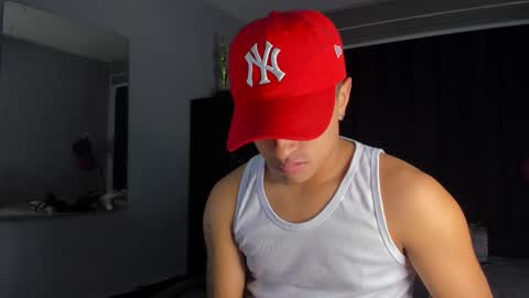 Snapshot of boylatin_777 chatting on March 12, 11:54 pm miguel  online show from March 12, 11:54 pm