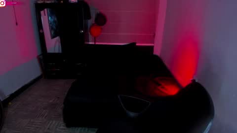 Snapshot of boylatin_777 chatting on February 3, 3:42 am miguel  online show from February 3, 3:42 am