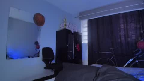 Snapshot of boylatin_777 chatting on February 27, 9:47 pm miguel  online show from February 27, 9:47 pm