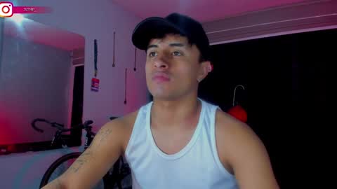 Snapshot of boylatin_777 chatting on February 6, 9:49 pm miguel  online show from February 6, 9:49 pm