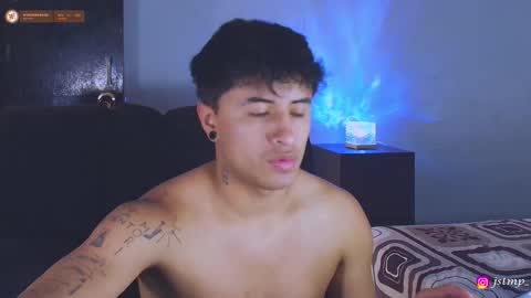 Snapshot of boylatin_777 chatting on October 22, 3:38 pm miguel  online show from October 22, 3:38 pm