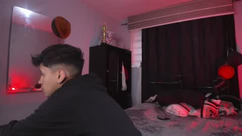 Snapshot of boylatin_777 chatting on February 26, 9:03 pm miguel  online show from February 26, 9:03 pm