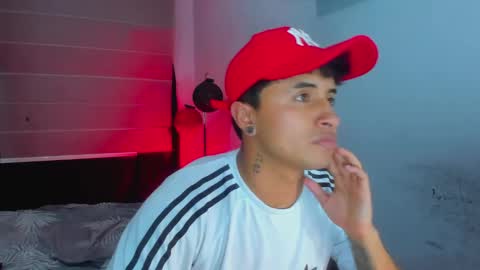 Snapshot of boylatin_777 chatting on January 3, 5:50 am miguel  online show from January 3, 5:50 am