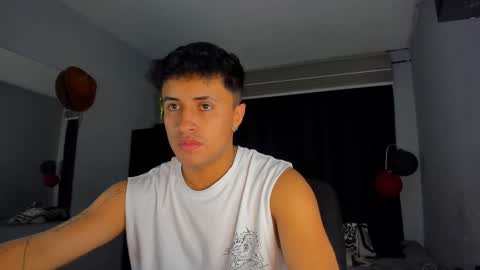 Snapshot of boylatin_777 chatting on March 10, 4:49 am miguel  online show from March 10, 4:49 am