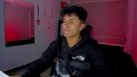 Snapshot of boylatin_777 chatting on January 28, 3:25 am miguel  online show from January 28, 3:25 am