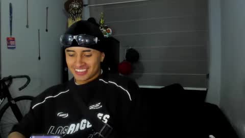 Snapshot of boylatin_777 chatting on February 2, 1:02 am miguel  online show from February 2, 1:02 am