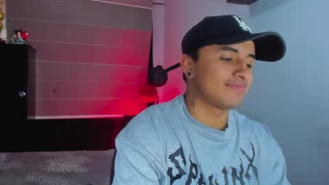 Snapshot of boylatin_777 chatting on January 5, 3:02 pm miguel  online show from January 5, 3:02 pm