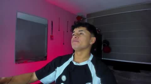 Snapshot of boylatin_777 chatting on January 13, 3:01 am miguel  online show from January 13, 3:01 am