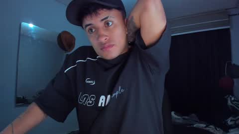 Snapshot of boylatin_777 chatting on March 7, 5:07 am miguel  online show from March 7, 5:07 am