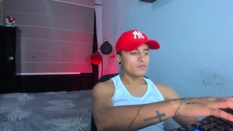 Snapshot of boylatin_777 chatting on December 20, 3:58 am miguel  online show from December 20, 3:58 am