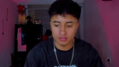 Snapshot of boylatin_777 chatting on January 23, 3:05 am miguel  online show from January 23, 3:05 am