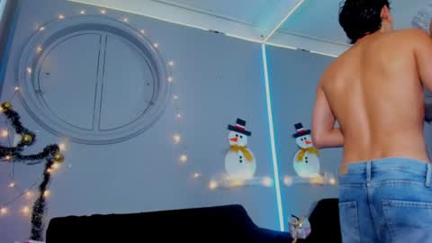 Snapshot of boysweet_boys chatting on December 5, 10:01 pm Paul and Max online show from December 5, 10:01 pm