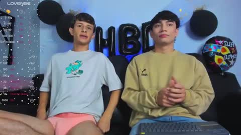 Snapshot of boysweet_boys chatting on February 15, 10:00 pm Paul and Max online show from February 15, 10:00 pm