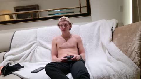 Boyyhb online show from November 12, 8:03 pm