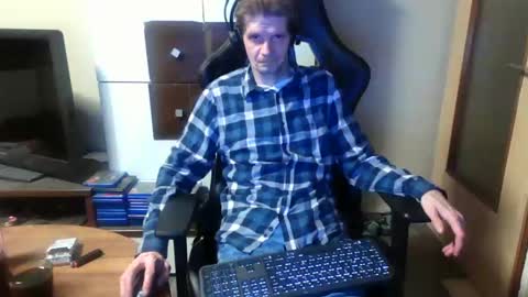 Snapshot of bponie1 chatting on December 22, 1:34 am bponie1 online show from December 22, 1:34 am