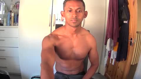 br0wn_prince24 online show from July 12, 8:38 am