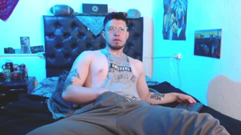 Snapshot of brad_hot_boy chatting on December 10, 4:06 pm brad hot boy online show from December 10, 4:06 pm