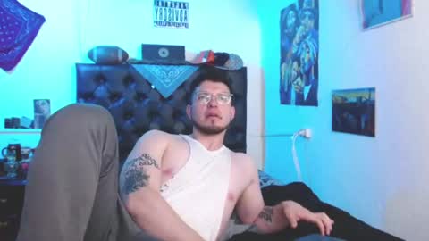 Snapshot of brad_hot_boy chatting on January 21, 6:11 pm brad hot boy online show from January 21, 6:11 pm