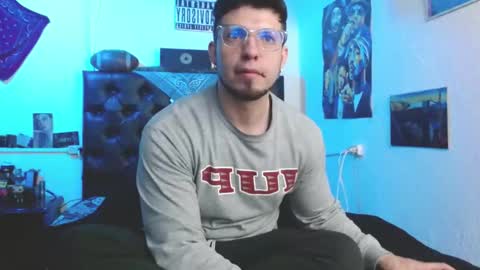 Snapshot of brad_hot_boy chatting on September 9, 2:22 am brad hot boy online show from September 9, 2:22 am