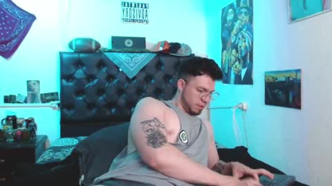 Snapshot of brad_hot_boy chatting on January 10, 4:20 pm brad hot boy online show from January 10, 4:20 pm