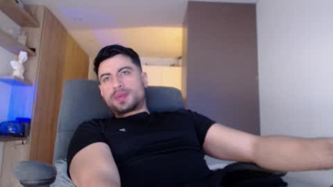 Snapshot of bradley_muscle chatting on October 21, 6:55 pm Bradley online show from October 21, 6:55 pm