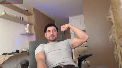 Snapshot of bradley_muscle chatting on February 23, 1:38 pm Bradley online show from February 23, 1:38 pm