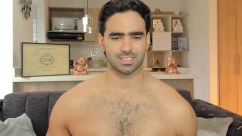 bradleymartin7 online show from December 16, 9:11 pm