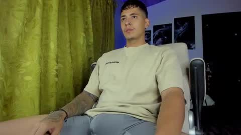 Snapshot of brandonlavitt chatting on December 16, 10:29 am Brandon Lavitt online show from December 16, 10:29 am