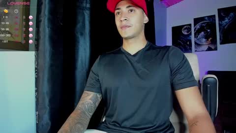 Snapshot of brandonlavitt chatting on February 10, 10:31 am Brandon Lavitt online show from February 10, 10:31 am