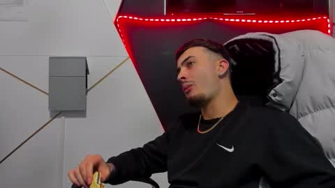 BrandonTateX online show from February 26, 6:20 pm