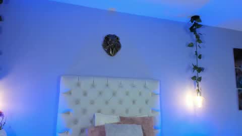 Snapshot of brann_tadzio chatting on February 12, 12:33 pm   online show from February 12, 12:33 pm