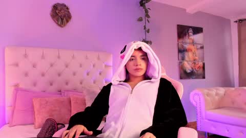 Snapshot of brann_tadzio chatting on December 23, 1:13 pm   online show from December 23, 1:13 pm