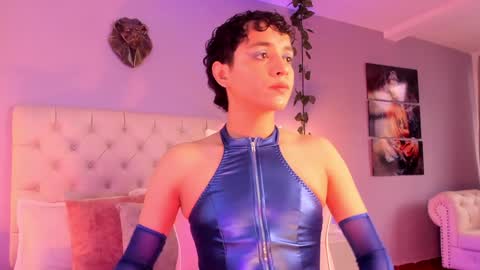 Snapshot of brann_tadzio chatting on December 26, 2:27 pm   online show from December 26, 2:27 pm