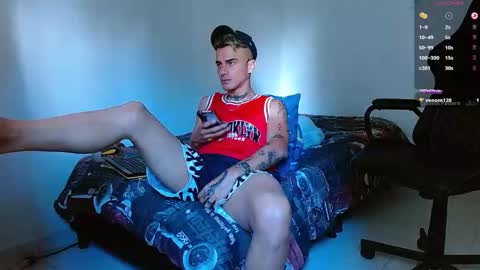 Snapshot of bray_hotboy chatting on October 25, 7:48 pm Bray Hotboy online show from October 25, 7:48 pm