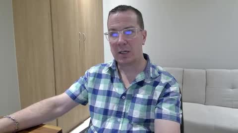 Snapshot of brettdj chatting on September 13, 5:58 pm Brett online show from September 13, 5:58 pm