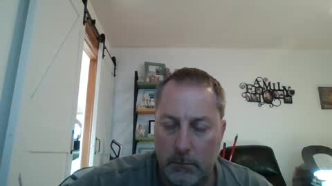 Snapshot of brettsky chatting on December 3, 8:17 pm hey online show from December 3, 8:17 pm